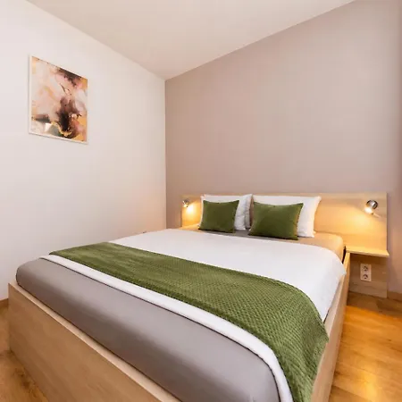 Prime - Modern 1 Bedroom With Ac & Balcony Διαμέρισμα